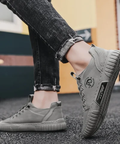 CHAUSSURES LÉGÈRES POUR HOMMES